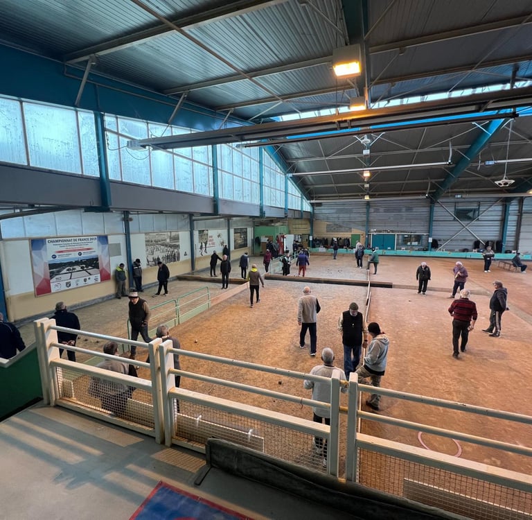 vue intérieur du boulodrome de la bâtie