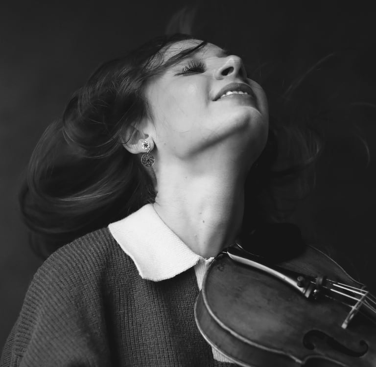 Portrait femme , naturelle et artistique, en studio à brunoy, essonne  