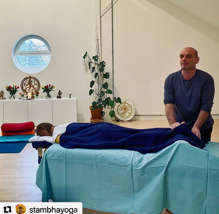 a massage course / workshop