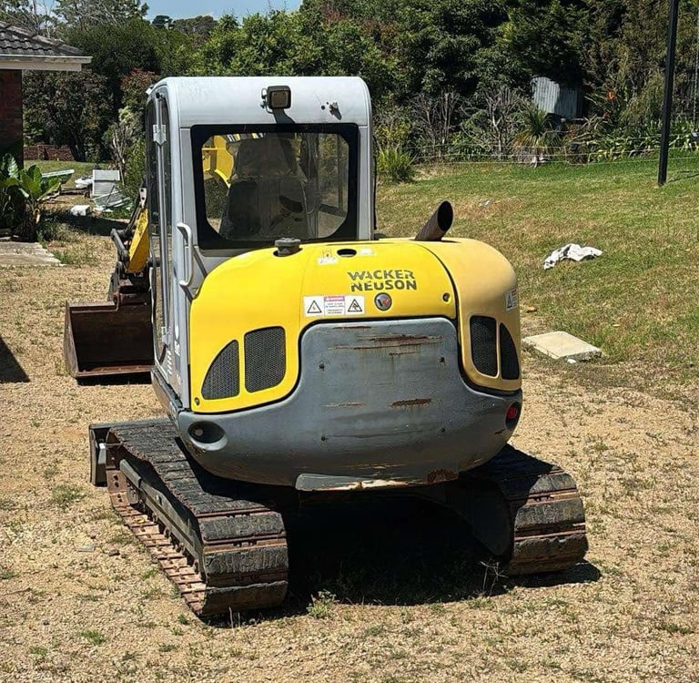 6T Wacker Neuson excavator digging geotechnical test pit up to 4m – Callaway Drilling Pty Ltd 