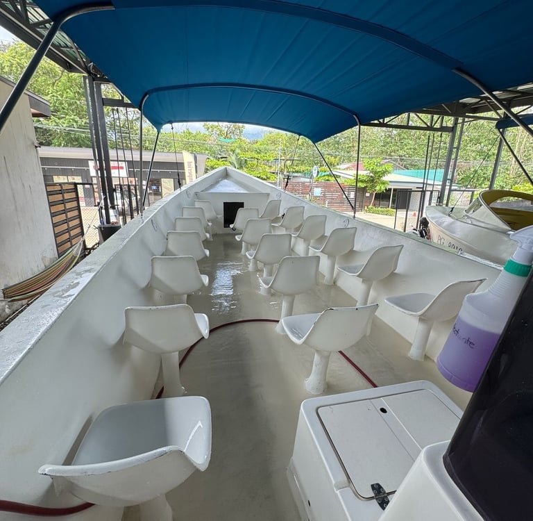 Boat Coral Expeditions Costa Rica