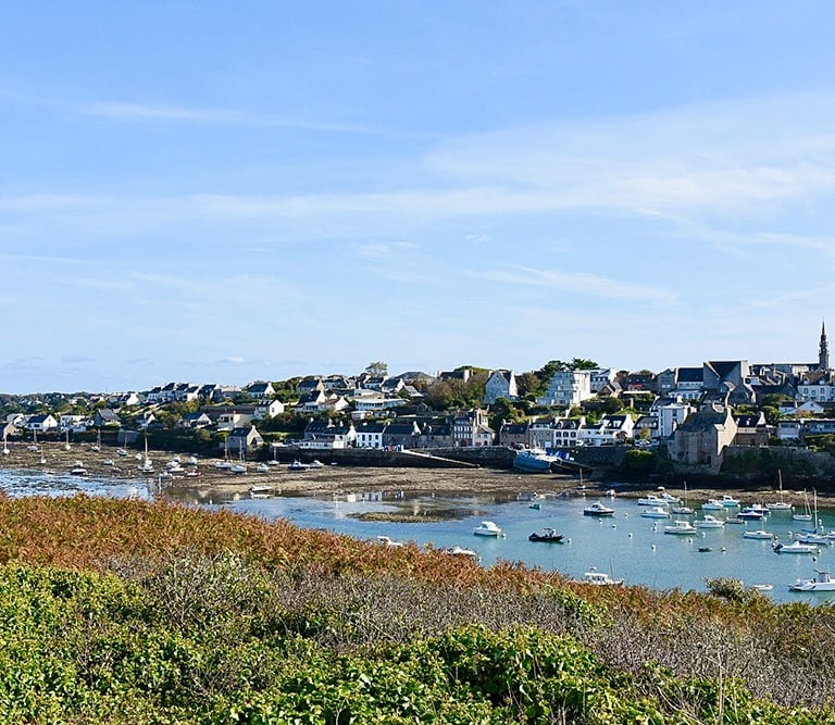 Vue sur le village et le port de Le Conquet