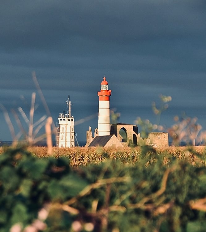 Lumière matinale sur le phare de Saint-Mathieu