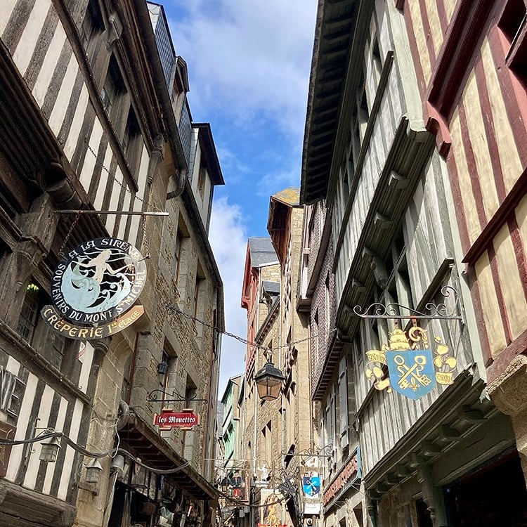 Rue principale du Mont-Saint-Michel