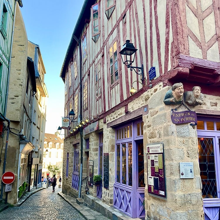 Sculpture Vannes et sa Femme