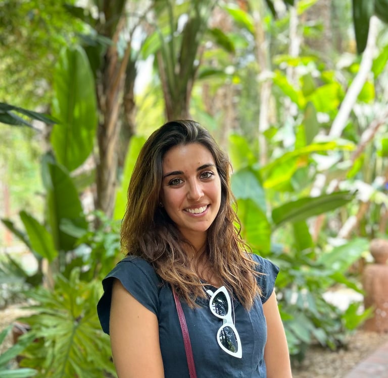 Contact Flaminia to receive info about her professional linguistic services, human to human