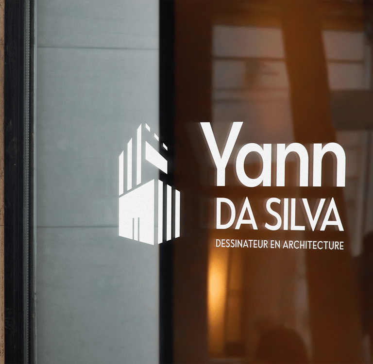 Logo sur vitrine - Amy Atelier Graphique