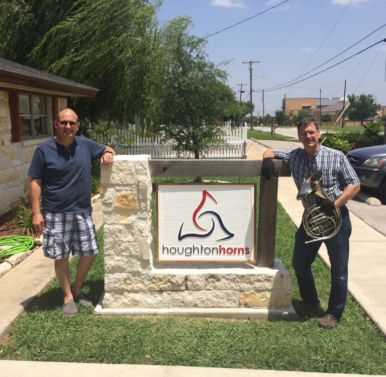 houghton horns sign
