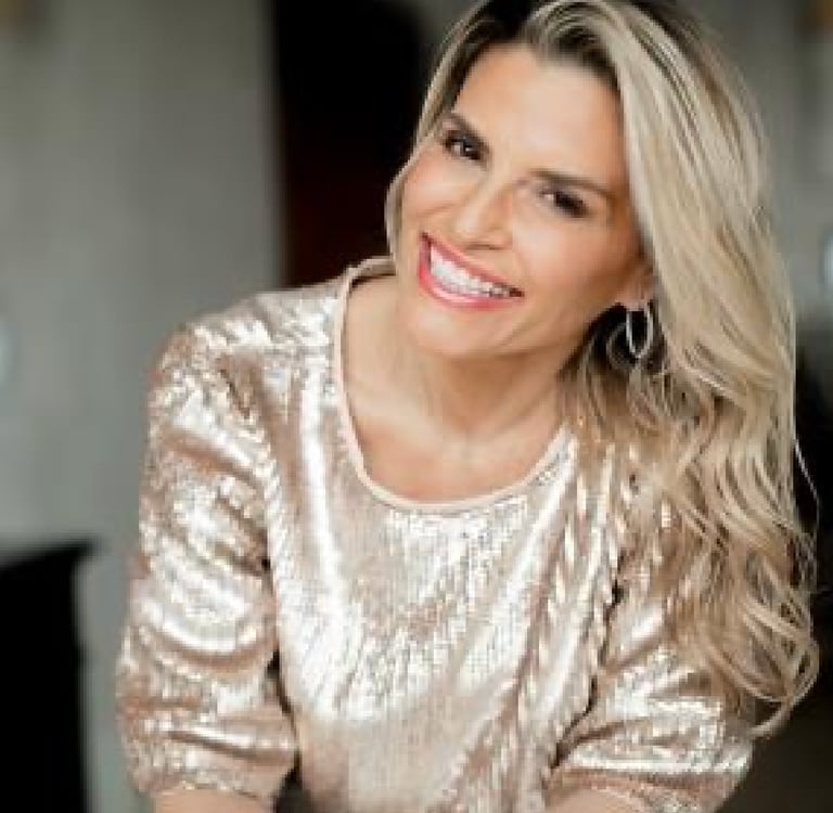 angela santomero smiling headshot photo