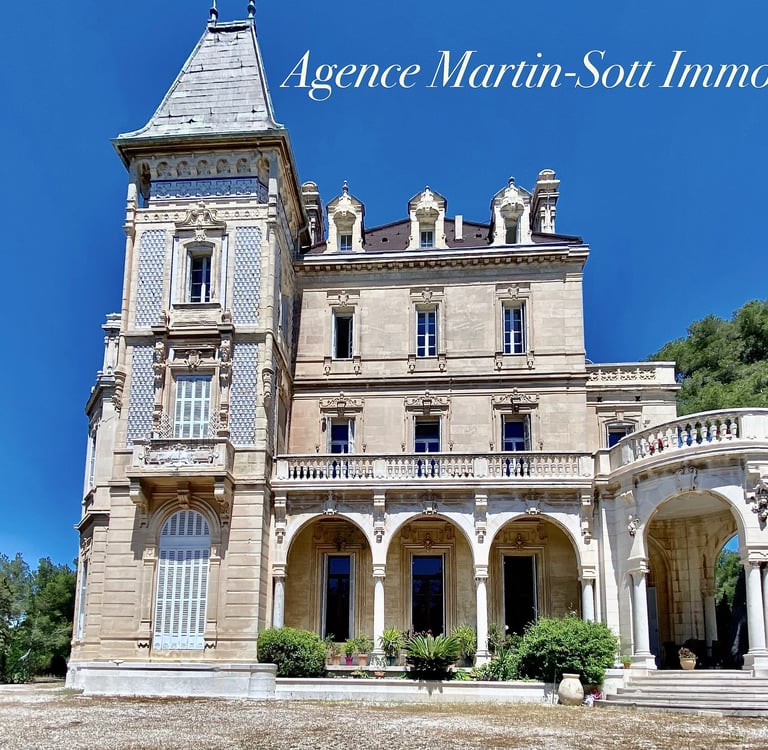 Appartement a vendre a sausset les pins dans château