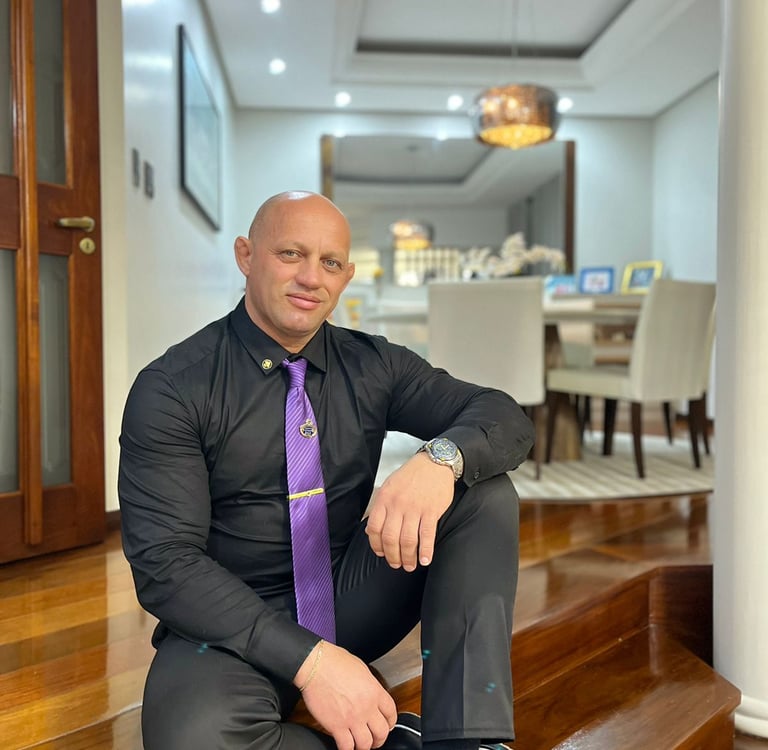 Fundador e diretor da Tello Segurança