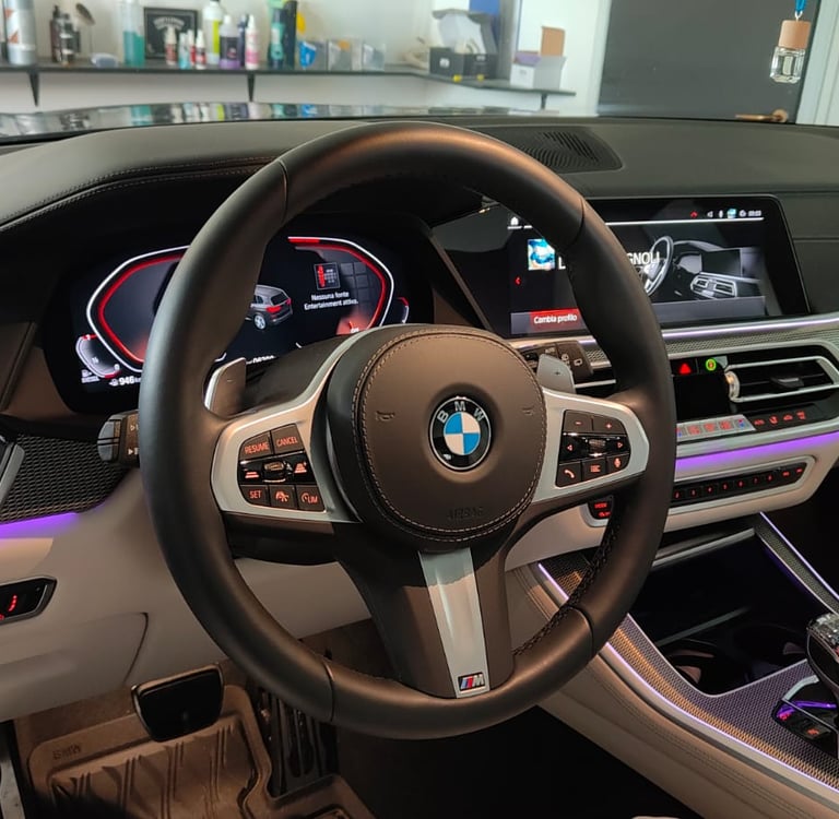 BMW - Pulizia e lavaggio interni