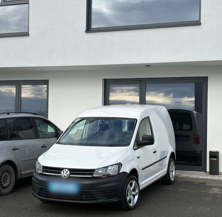 auto-reinigen-lassen-leibnitz-gralla-wildon-gamlitz-vogau-wagna-leitring-spielfeld-autoaufbereitung