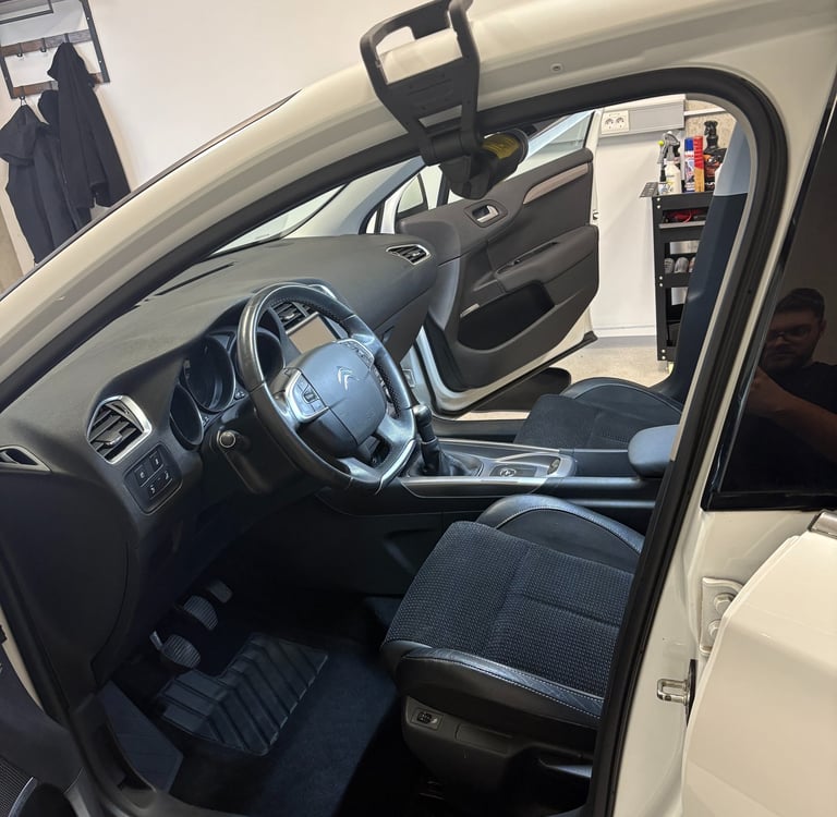 innenreinigung-innenaufbereitung-fahrzeug-innenaufbereitung-kfz-aufbereiter-leibnitz