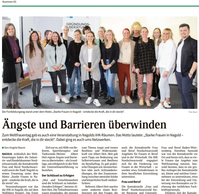 Zeitungsartikel zum Weltfrauentag in Nagold mit dem Thema „Ängste und Barrieren überwinden“ – Gruppenfoto mit Teilnehmenden u