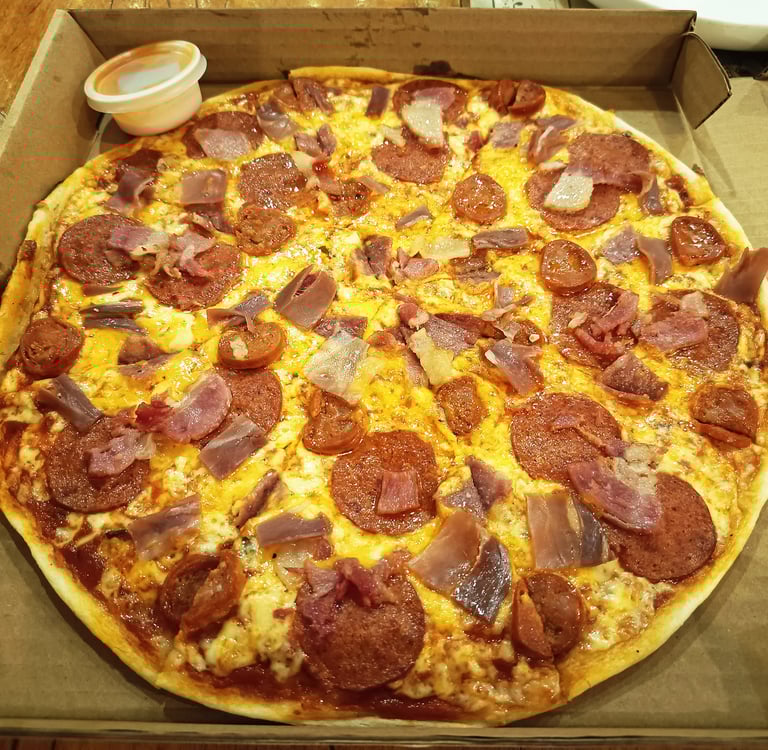 Pizza Girl - Fino Deli - Marikina City