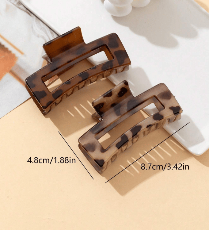 Set of large neutral-tone claw hair clips, stylish and practical hair accessories for classy winter 
