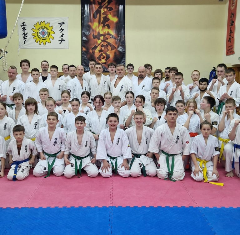 Akmenės raj. „Energijos“ sportininkai kartu su svečiais iš Kuršėnų ir Latvijos sportininkais