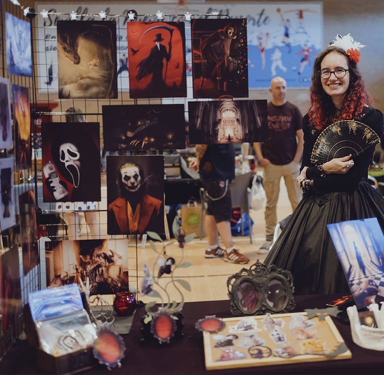 Imagen de participante con stand en FRIKICON Madrid