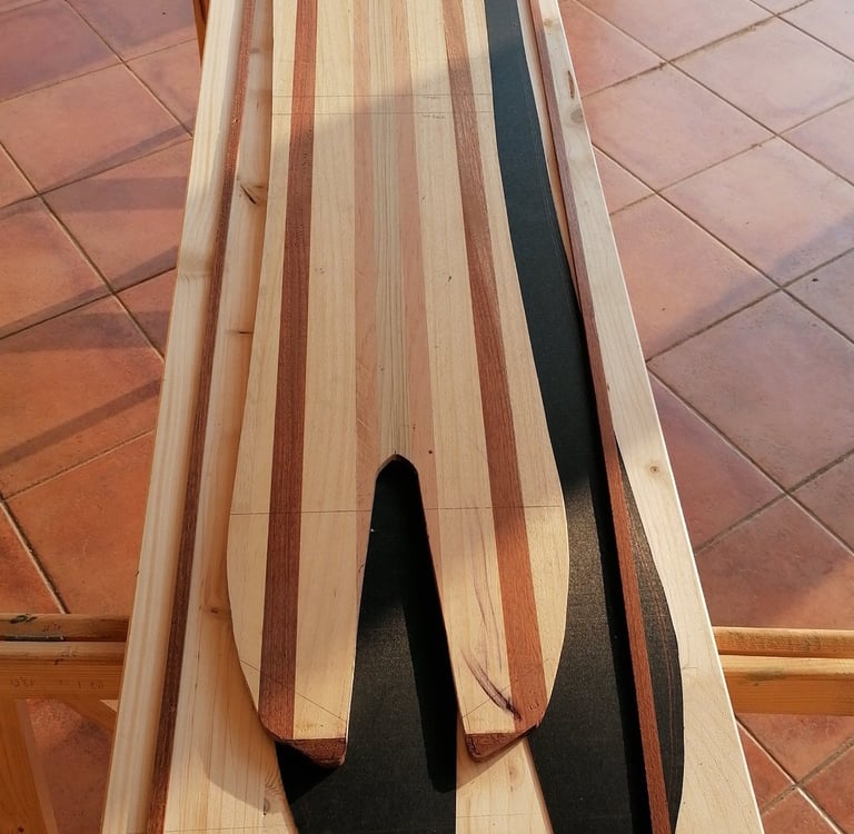 preparazione soletta e sidewall di uno snowboard artigianale