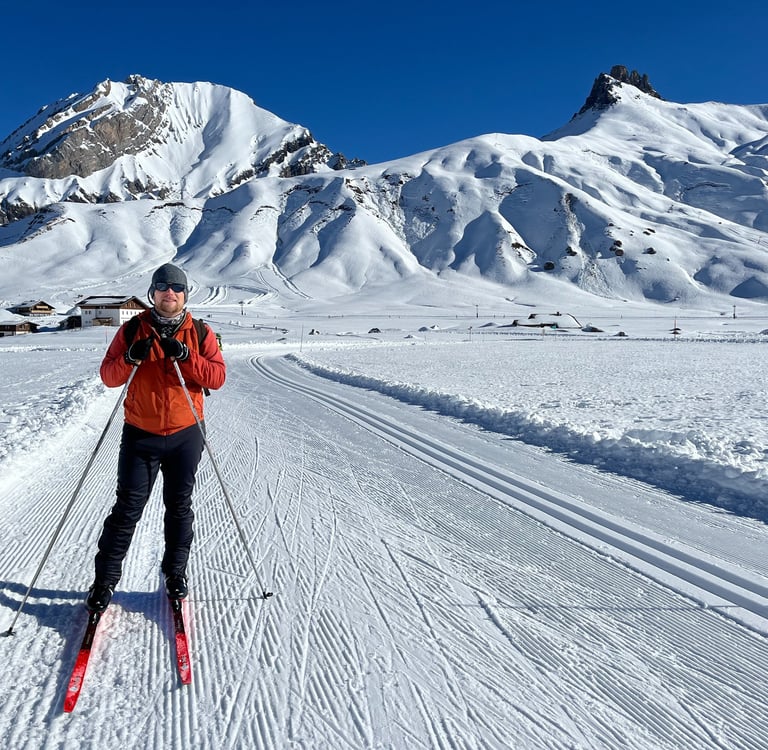 Colin from Hidden Switzerland Travel cross-country skiing at Engstligen Alp