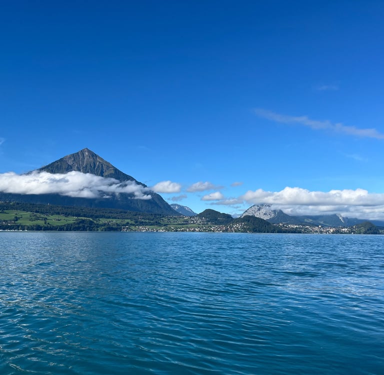 Looking back at Spiez and Faulensee from Beatenbucht