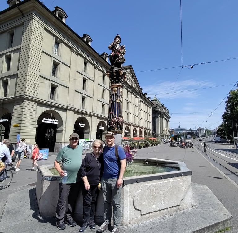 Kindlifressenbrunnen in Kornhausplatz Bern Switzerland