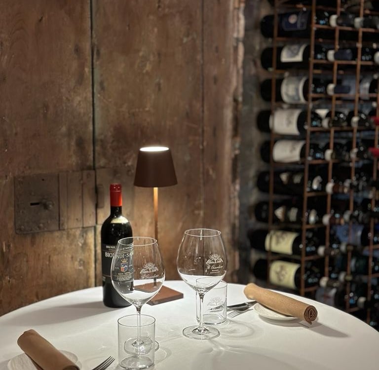 Историческая атмосфера и великие вина в ресторане Il Giardino.