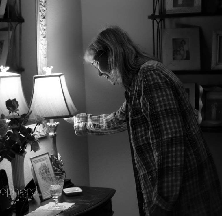 nana turns off the light