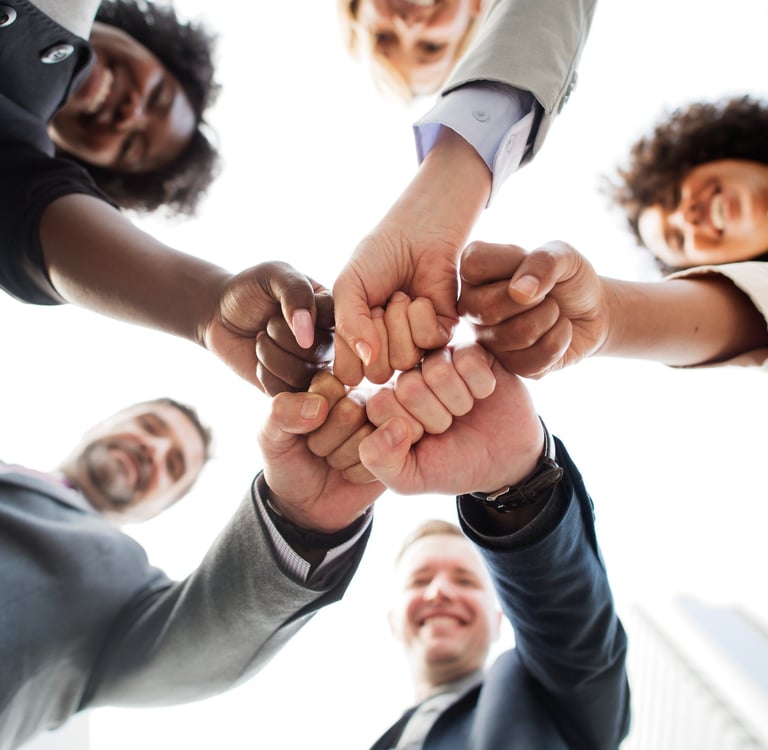 equipe de uma empresa de projeto e consultoria de ar condicionado