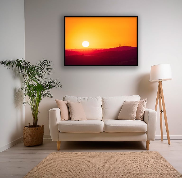 Imagem da sala de um apartamento decorada com um quadro Fine Art da FotoPensar na parede.