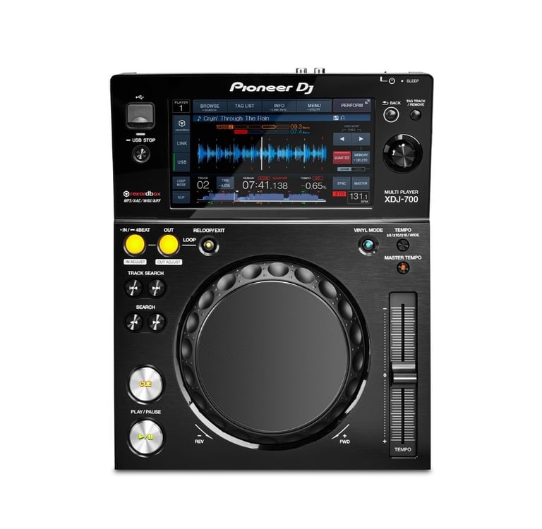 Vista superior del Pioneer DJ XDJ-700, reproductor DJ compacto compatible con rekordbox para cabinas DJ y eventos