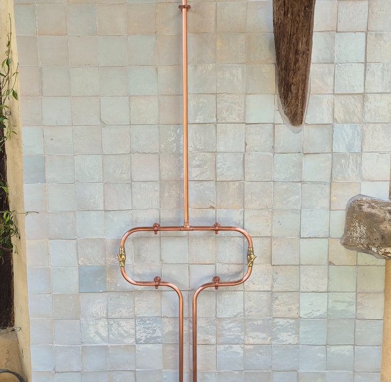 douche extérieure, douche piscine, création design, douche cuivre, création sur-mesure