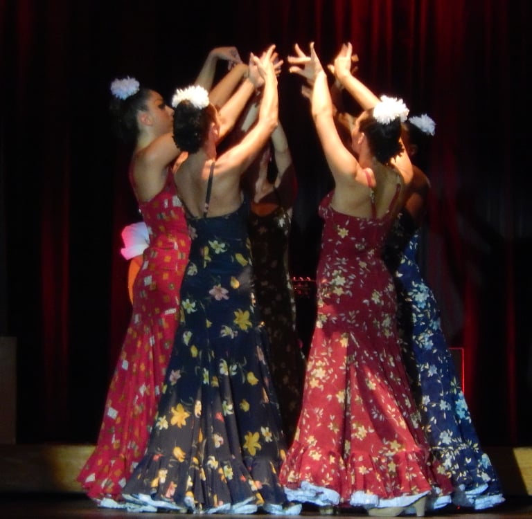 flamenco dancers