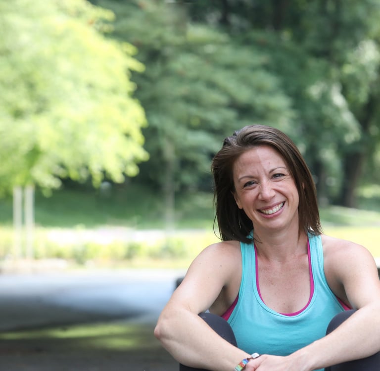 Alyson Hendry provides holistic speech therapy, communication coaching, and health coaching.