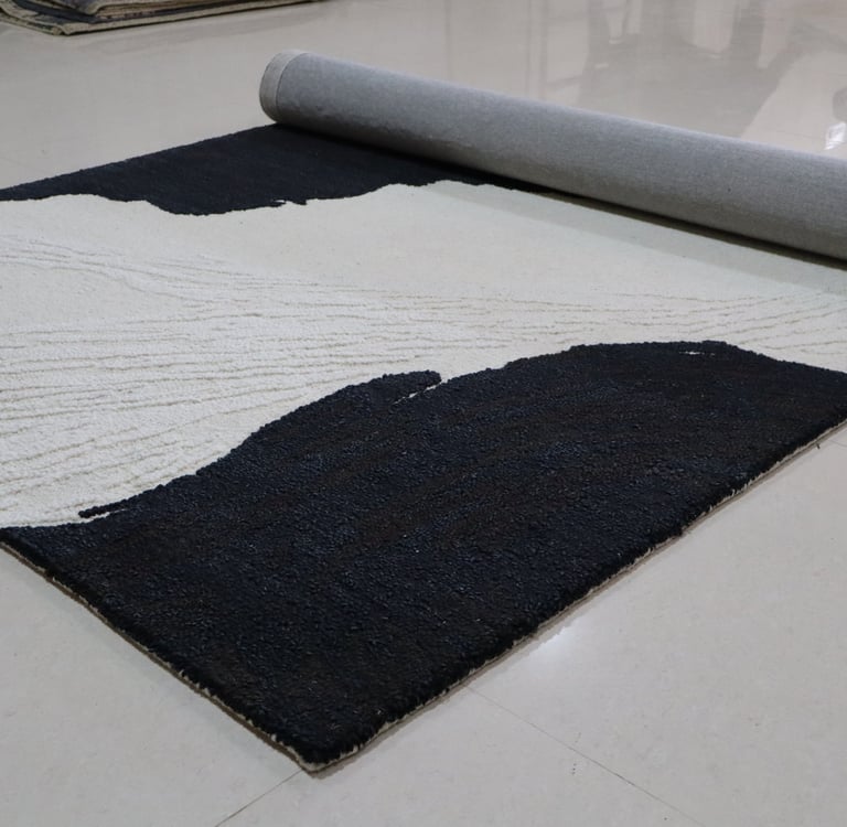 Handtufted Wool Rug Handcrafted by Skilled Indian artisans