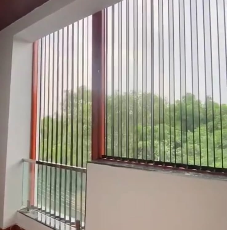 Aluminium pleated mesh for balcony against birds and monkeys