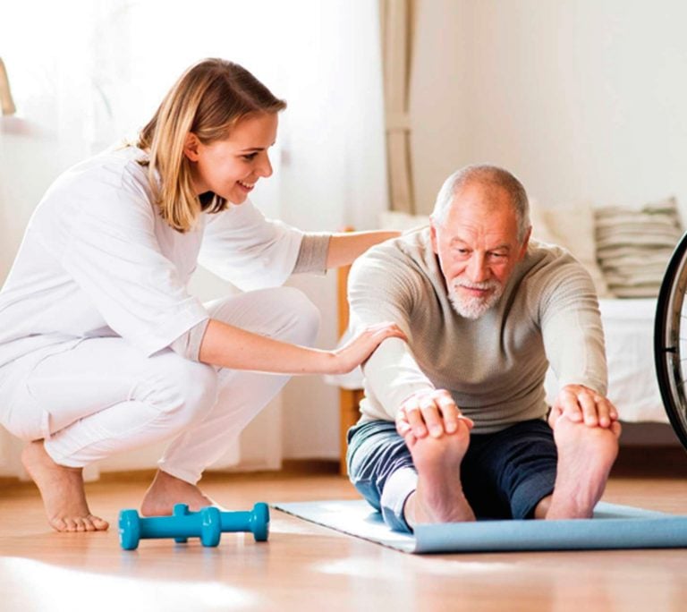 Beneficios de la Fisioterapia Ancianos rehabilitación muscular para adultos mayores 