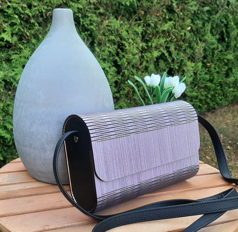 Holzhandtasche Vara, Flieder/Black Oak