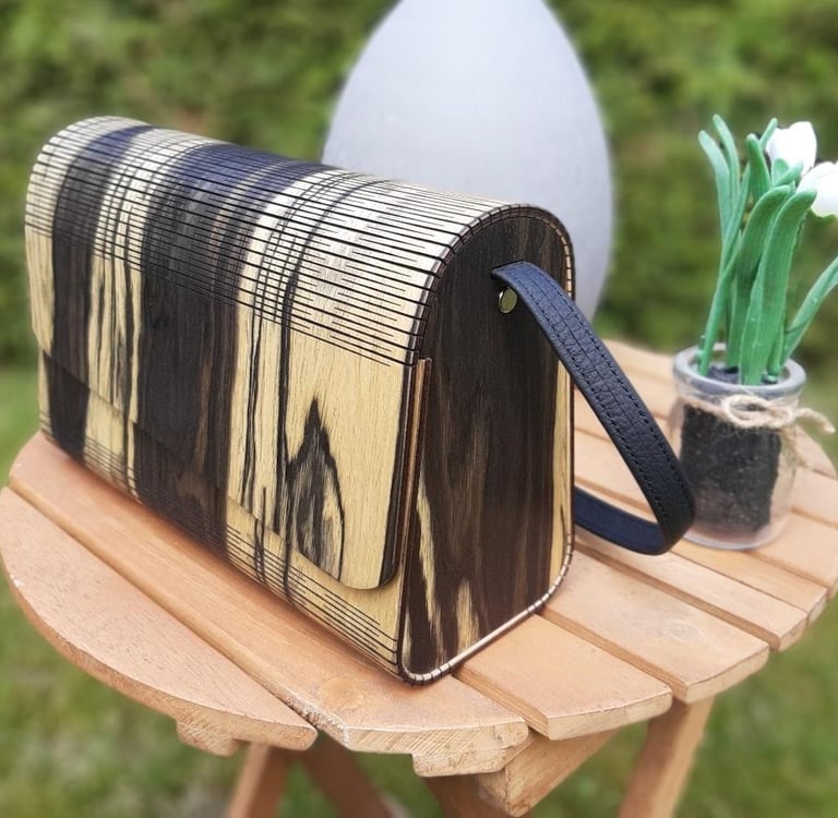 Holzhandtaschen Modell Lignae
