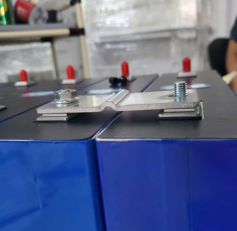 detail top view of screw fastened lithium cells