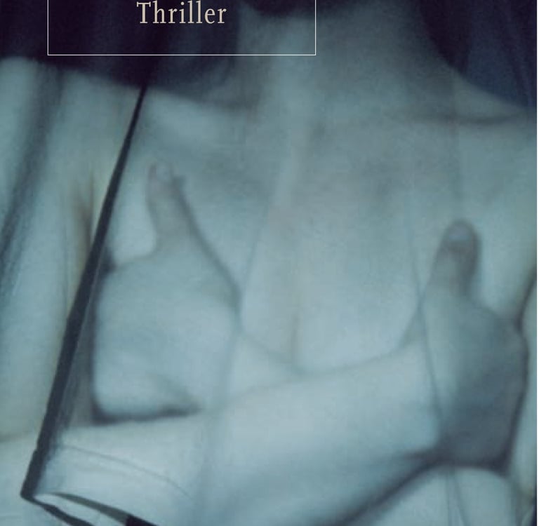 Cover of 'Dodelijk Bemind' by Robert Ellis, the Dutch trans of ‘City of Fire’ features a woman covering her bare chest.