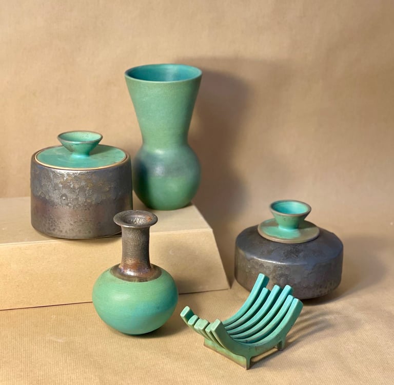 vases boîtes émail bronze vert mat