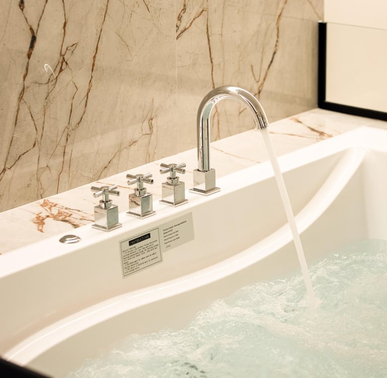Upper floor - Double seated Jacuzzi with hydro massage feature overlooking the statue of Nike