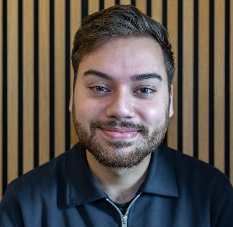 Portret van Danilo Oetomo, oprichter van OG Vastgoed
