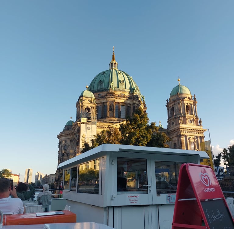 Bootsfahrt über die Spree