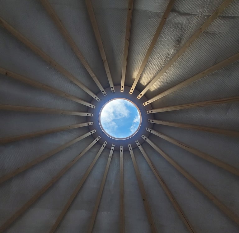 yourte soins énergétiques Le Chemin de la Chouette Nantes Rennes 44