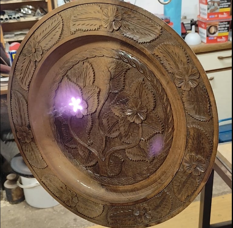 Lack entfernen von Holzschale