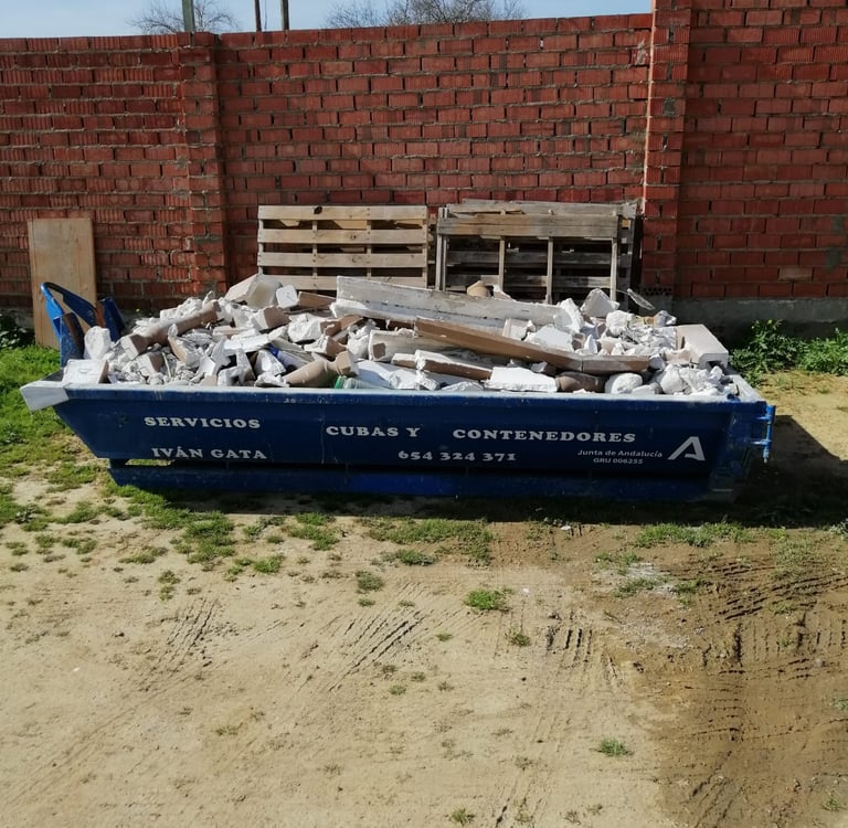 ¿Cuánto cuesta alquilar una cuba para escombros en el Aljarafe?