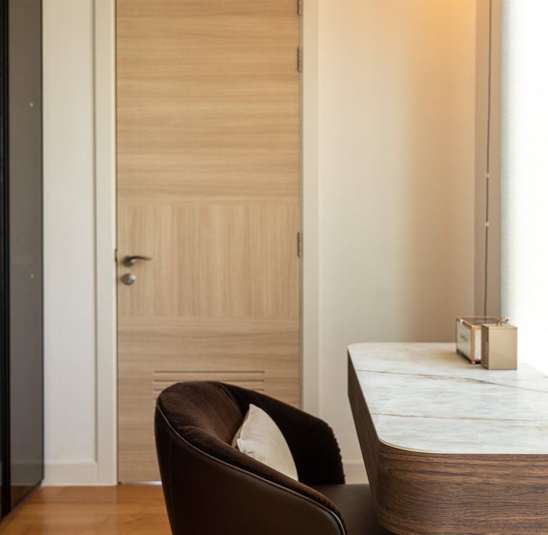 Plateau table Neolith Himalaya Crystal